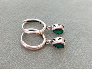 Pendientes aro gota verde plata de ley