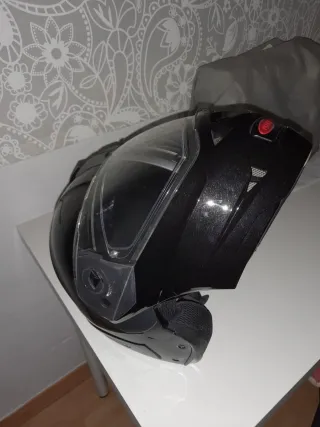 Casco de moto negro