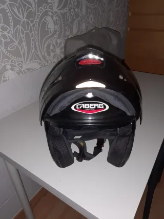 Casco de moto negro