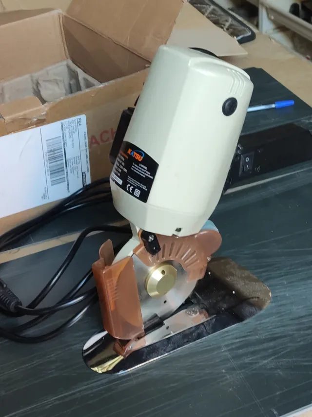 Cortador Eléctrico de Tejidos KATSU
