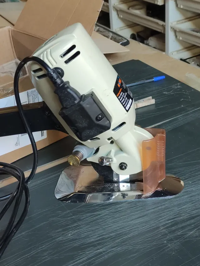 Cortador Eléctrico de Tejidos KATSU