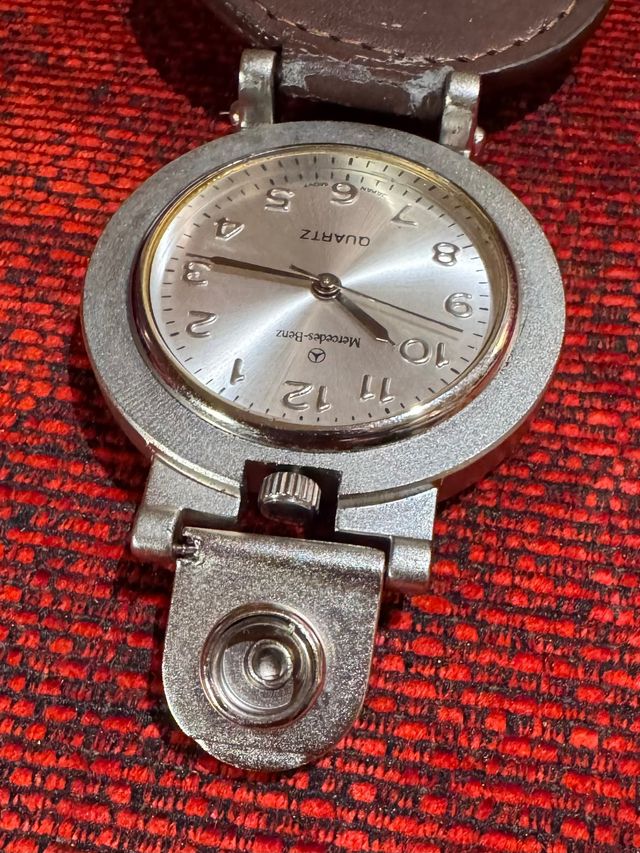 Reloj Mercedes-Benz