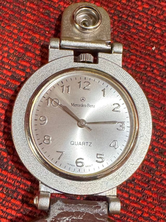 Reloj Mercedes-Benz