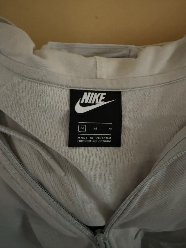 Sudadera Nike Gris con Capucha