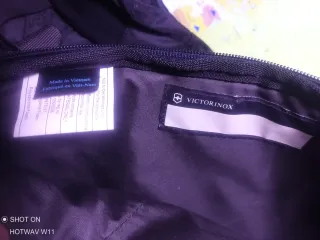 Mochila Cruzada Victorinox Negra y Azul