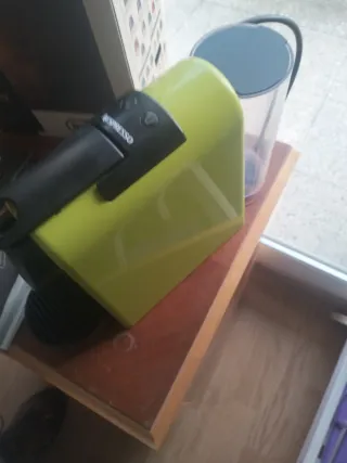 Cafetera Nespresso Verde