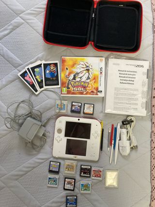 Nintendo 2DS Blanca y Roja + 13 juegos