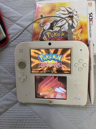 Nintendo 2DS Blanca y Roja + 13 juegos