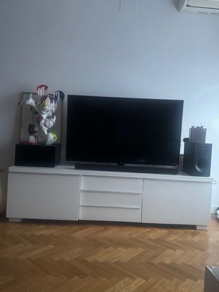 Mueble TV blanco con almacenaje