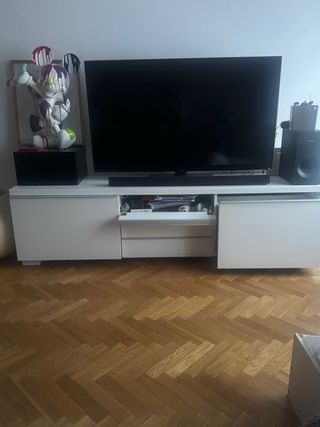 Mueble TV blanco con almacenaje