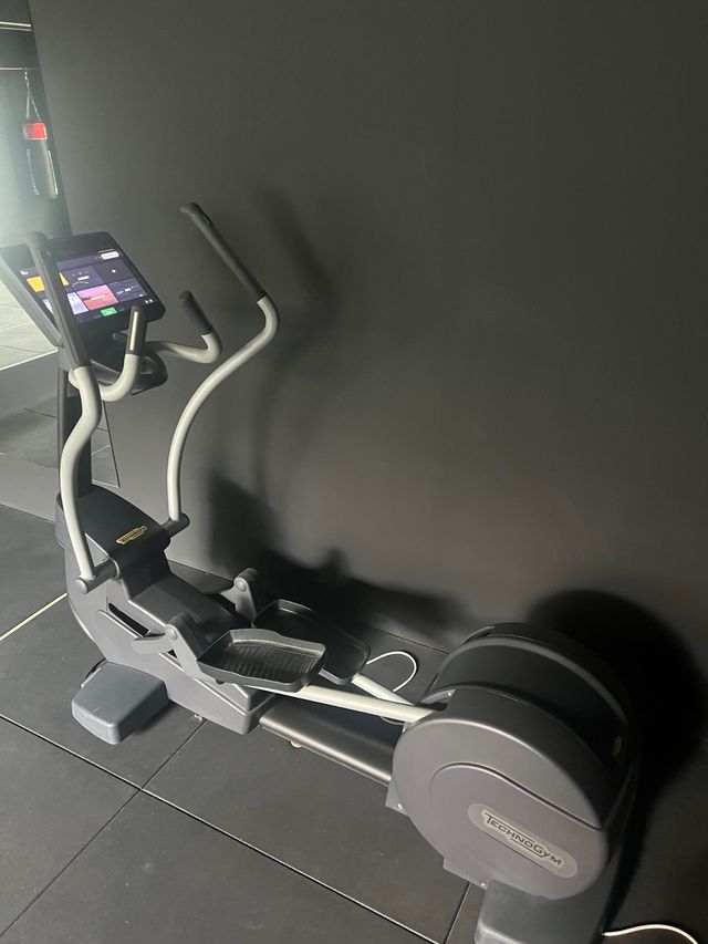 Elíptica Technogym