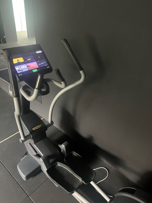 Elíptica Technogym