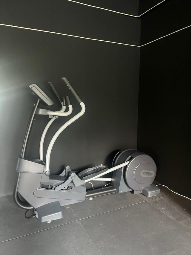 Elíptica Technogym