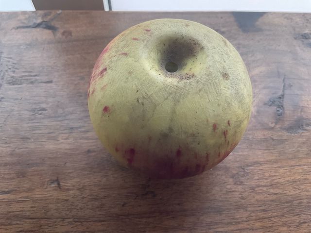 Mela in marmo antico XIX secolo