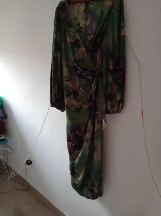 Vestido elegante verde y morado