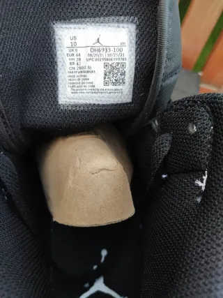 Jordan 1 Mid SE Diamond Talla 44 EUR