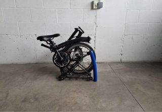 Bicicleta eléctrica plegable tipo Brompton