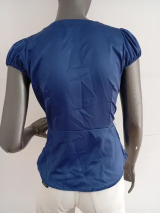 Blusa cruzada azul eléctrico Talla S