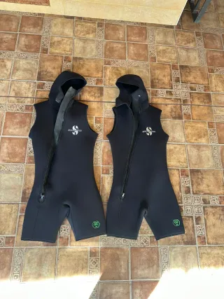 2 Trajes Neopreno Subcupra con Capucha