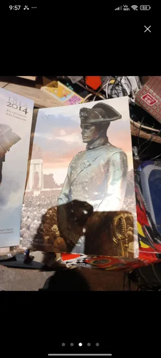 Vestiario e libri Carabinieri