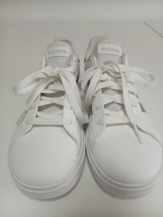 Zapatillas Adidas 36 Blancas y Plateadas