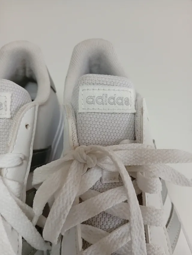 Zapatillas Adidas 36 Blancas y Plateadas