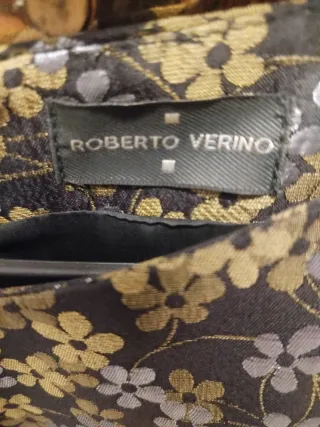 Vestido floral negro y dorado