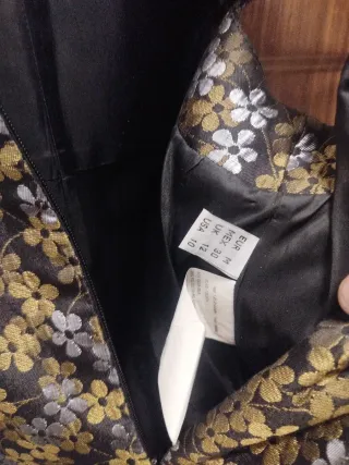 Vestido floral negro y dorado