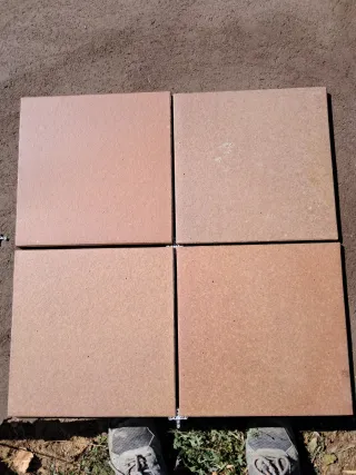 Suelo exterior de baldosas