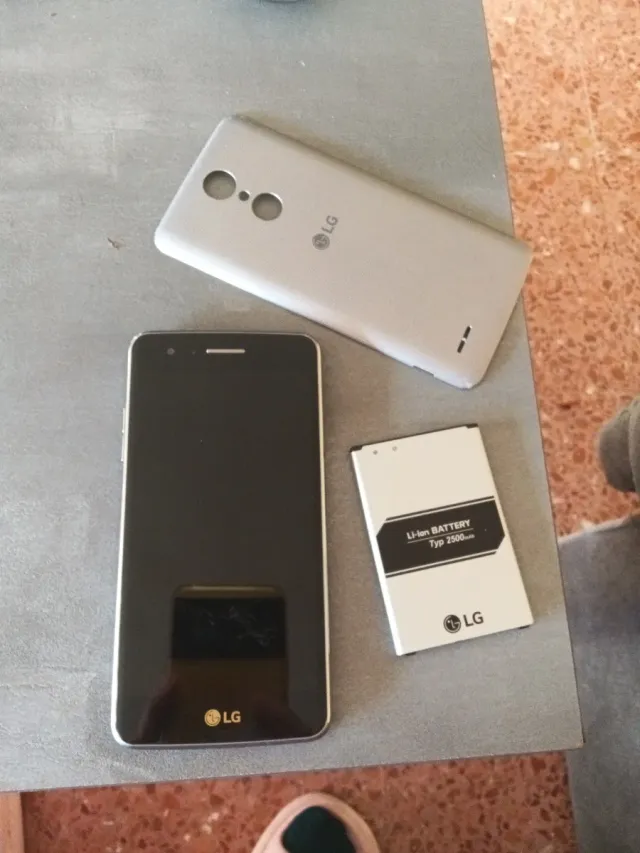 Móvil LG Negro/Plateado con Batería