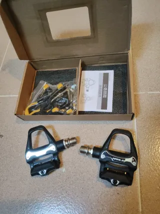 Pedales automáticos carretera