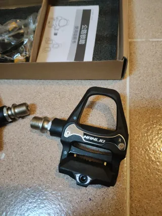 Pedales automáticos carretera