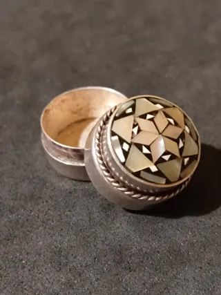 Cajita de Plata de Egipto