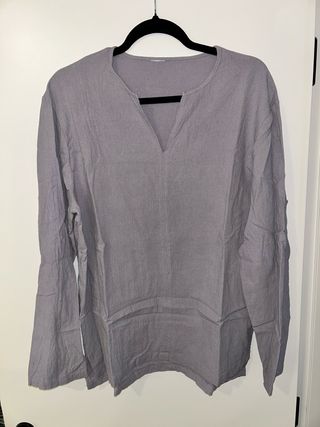 Camisa gris sin botones