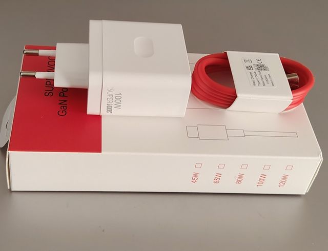 Cargador compartible OPPO 100W SuperVOOC GaN