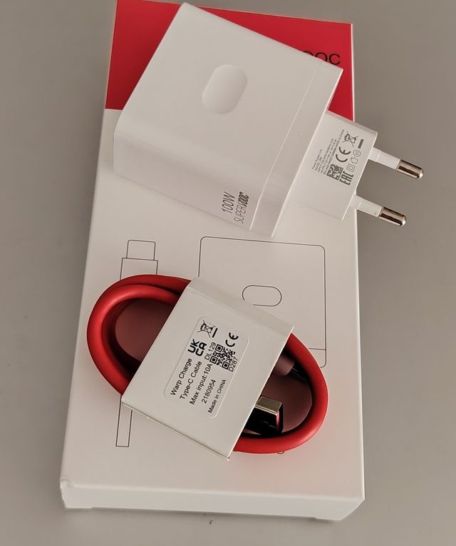 Cargador compartible OPPO 100W SuperVOOC GaN