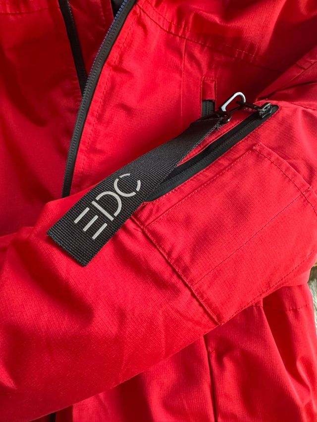 Abrigo rojo niño capucha pelo T12