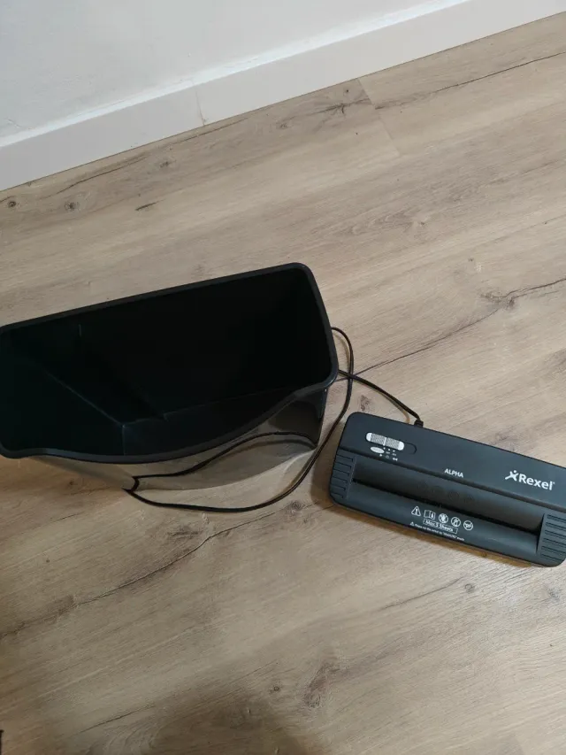 Destructora de Papel Rexel Alpha Negra