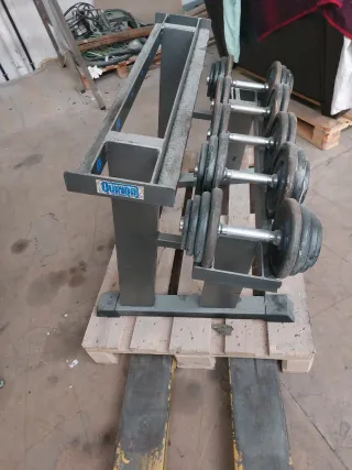 Soperte de pesas Kindo con sus pesas