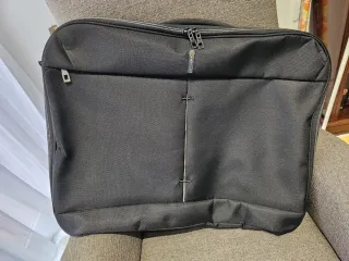 Portatrajes negro marca Roncato