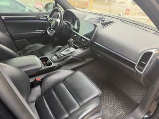 Porsche Cayenne 2016