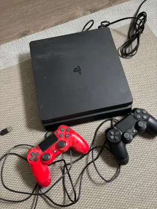 PS4 + 5 Juegos + 2 Mandos