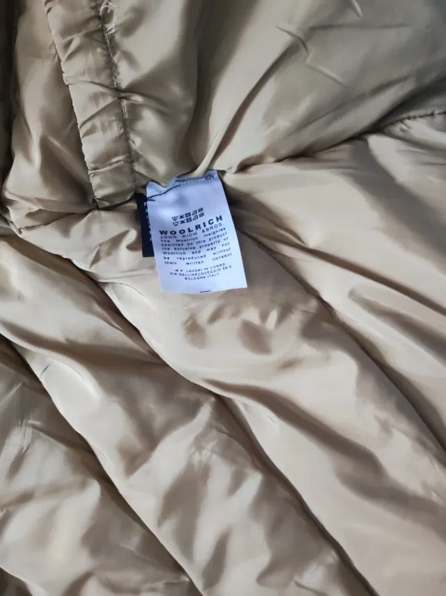 Giacca Woolrich nera  con cappuccio