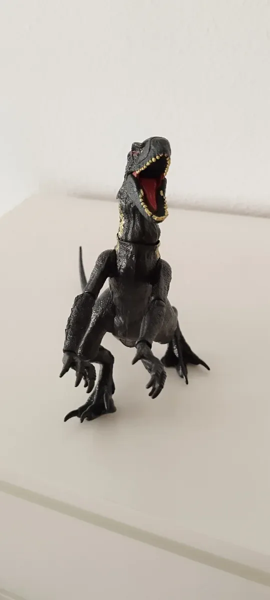 Dinosaurio Jurasic World Negro