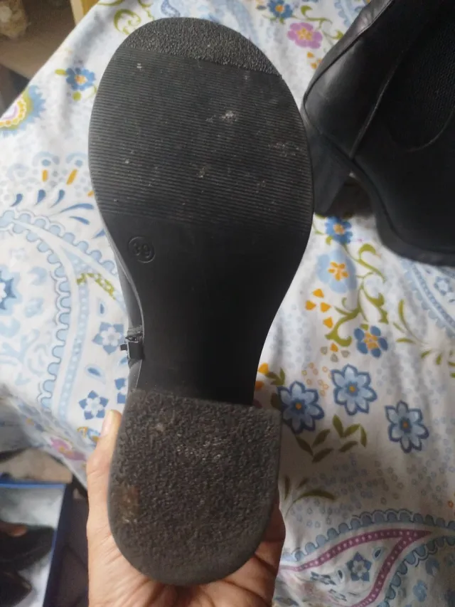 Botas tobilleras negras ligeras