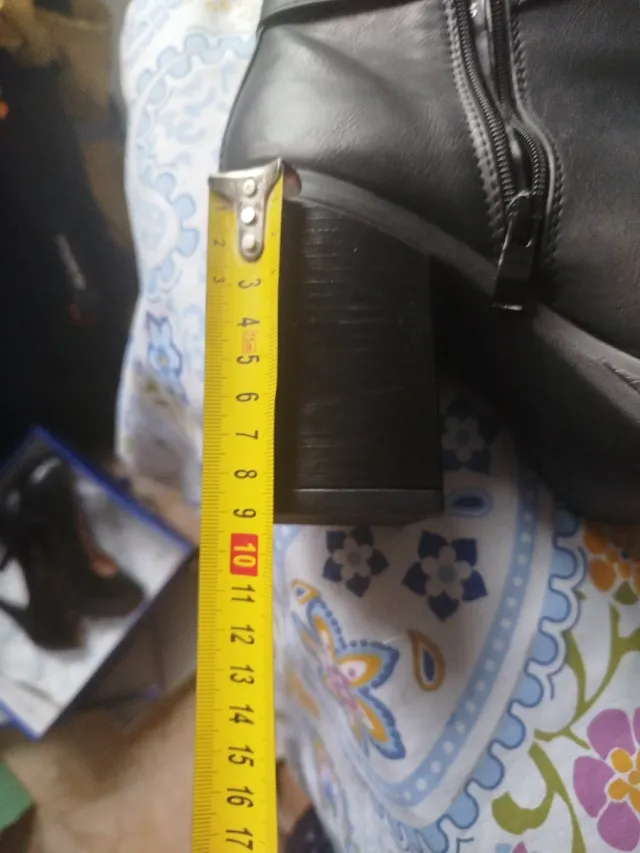 Botas tobilleras negras ligeras