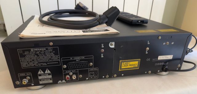 Reproductor LaserDisc Pioneer com controle, cabos e manual