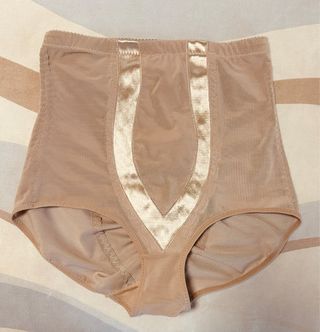 Faja alta compresión beige 68 cm diámetro cintura