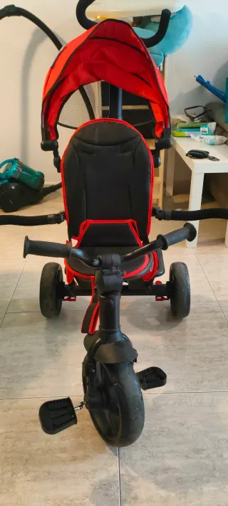 Triciclo infantil rojo y negro MOLTO Urban Bike