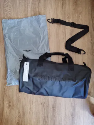 Fear of God Essentials Bolsa Negra Viaje/Gym